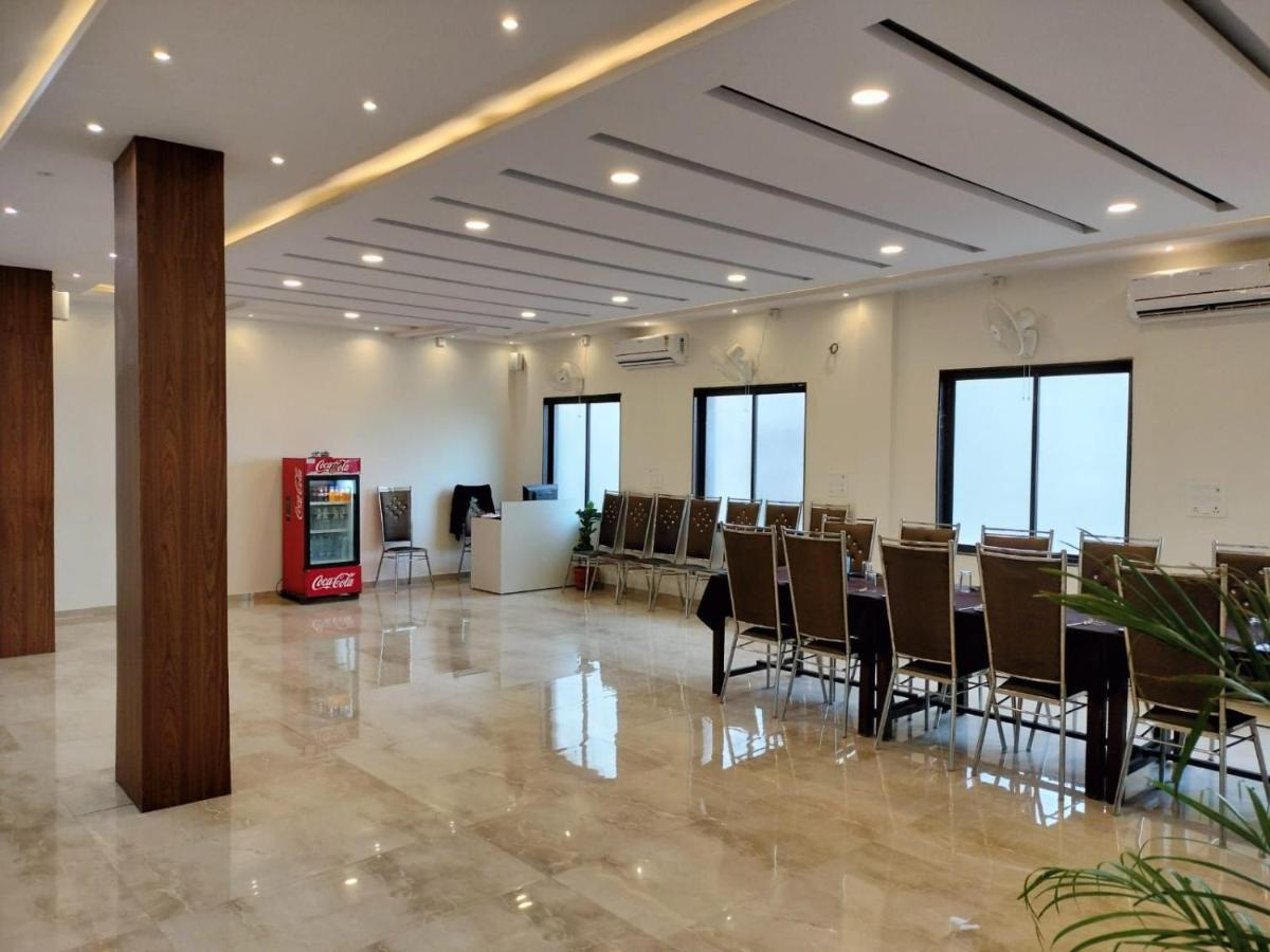 Hotel Satkar International Chhindwara Bagian luar foto