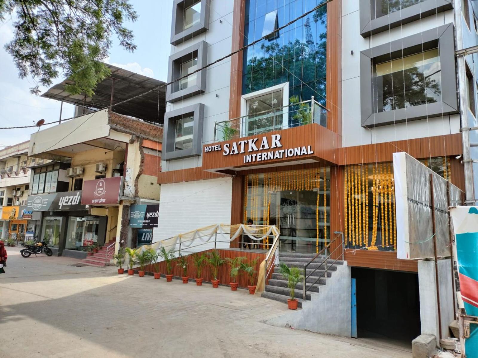 Hotel Satkar International Chhindwara Bagian luar foto