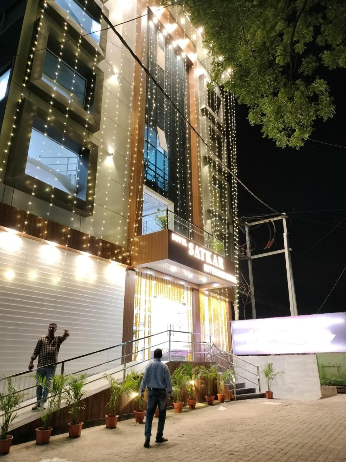 Hotel Satkar International Chhindwara Bagian luar foto