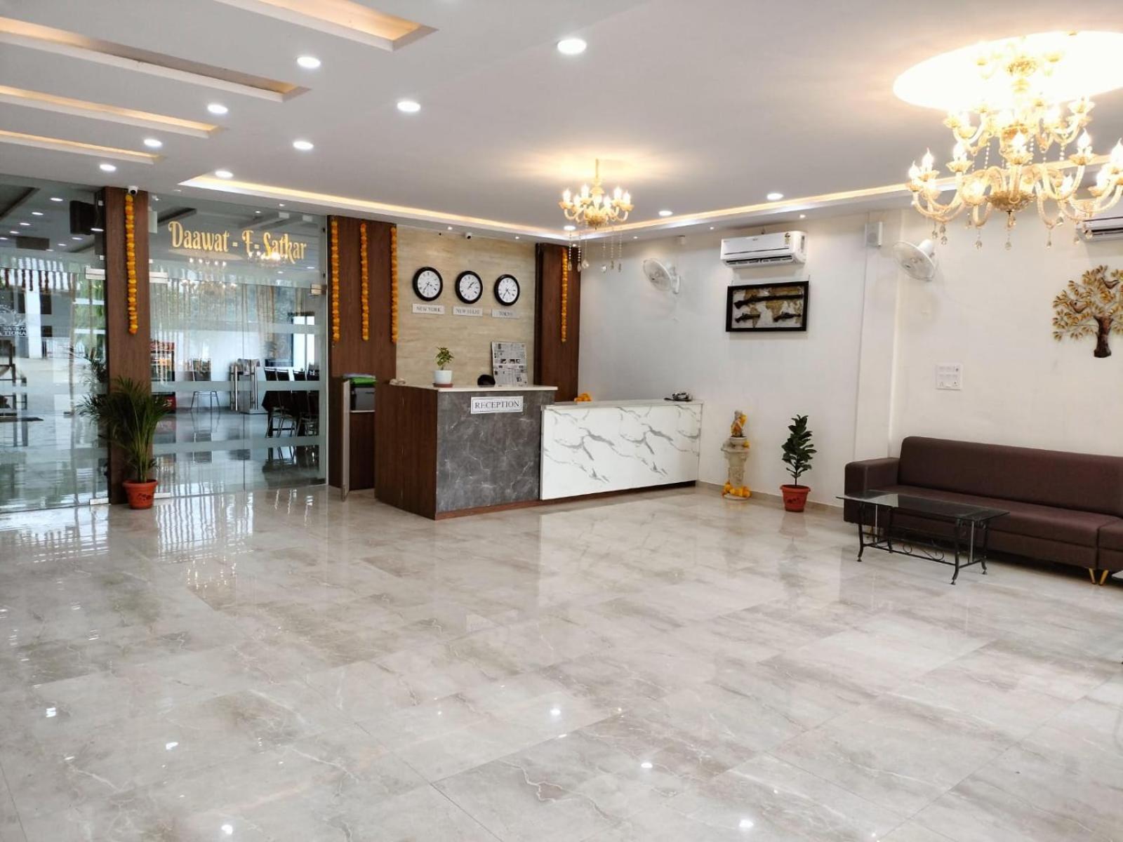 Hotel Satkar International Chhindwara Bagian luar foto